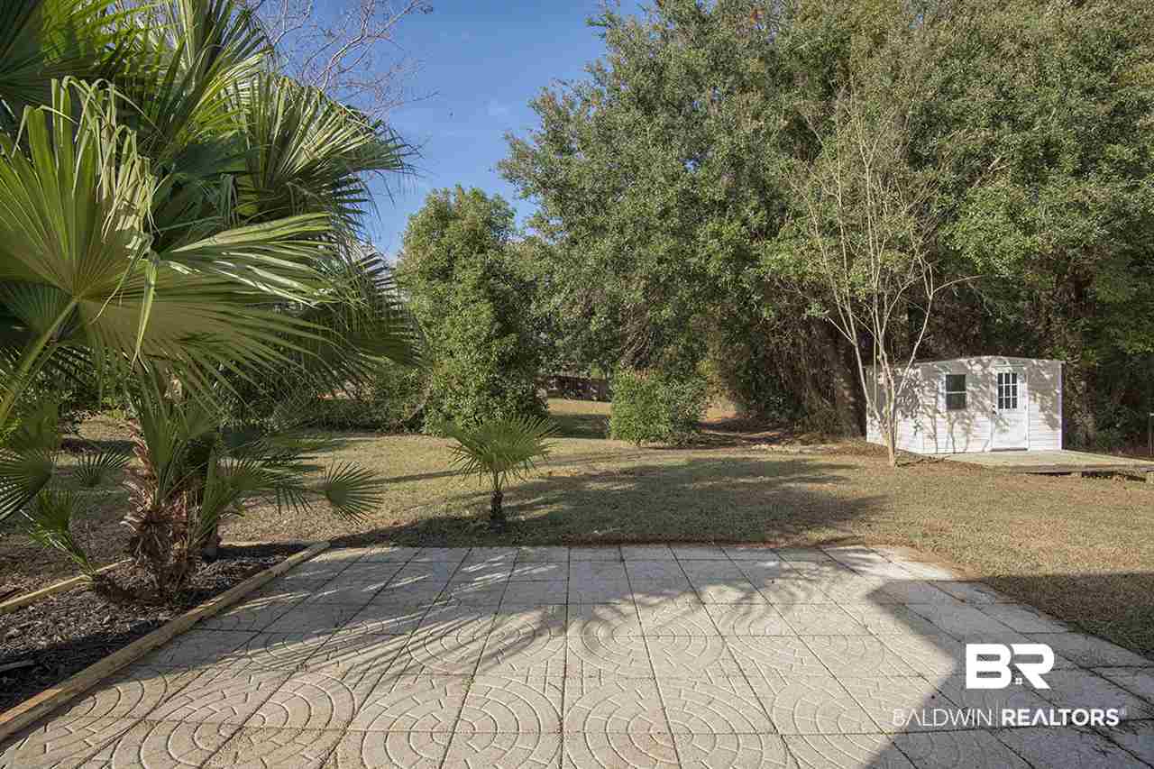 9673 Hollowbrook Avenue Fairhope, AL 36532 - Photo 7 of 31 Back Patio Pavers