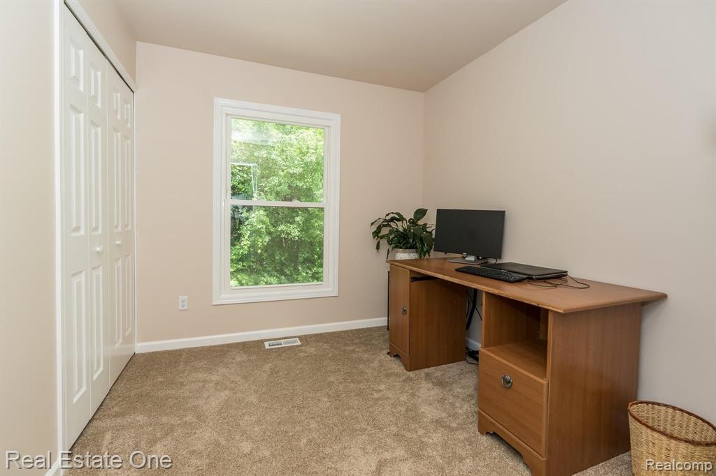 1370 Crescent Lane, Unit 302 Rochester Hills, MI 48306 - Photo 26 of 41