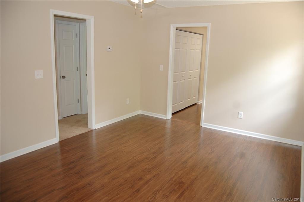 3127 Ridge Avenue Charlotte, NC 28208 - Photo 4 of 21 Gallery Image 4