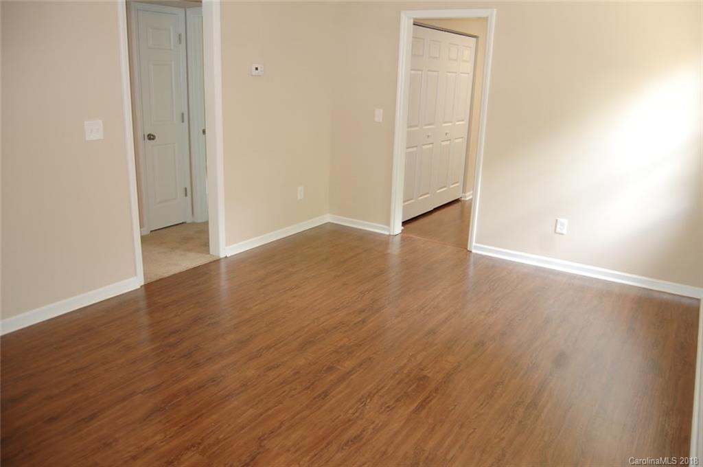 3127 Ridge Avenue Charlotte, NC 28208 - Photo 5 of 21 Gallery Image 5