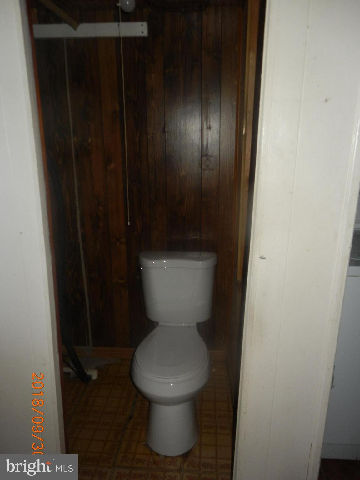 750 Arncliffe Road Baltimore, MD 21221 - Photo 17 of 18 Bath