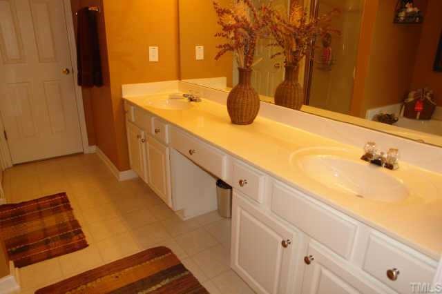 5524 Berry Creek Circle Raleigh, NC 27613 - Photo 8 of 10 Gallery Image 8