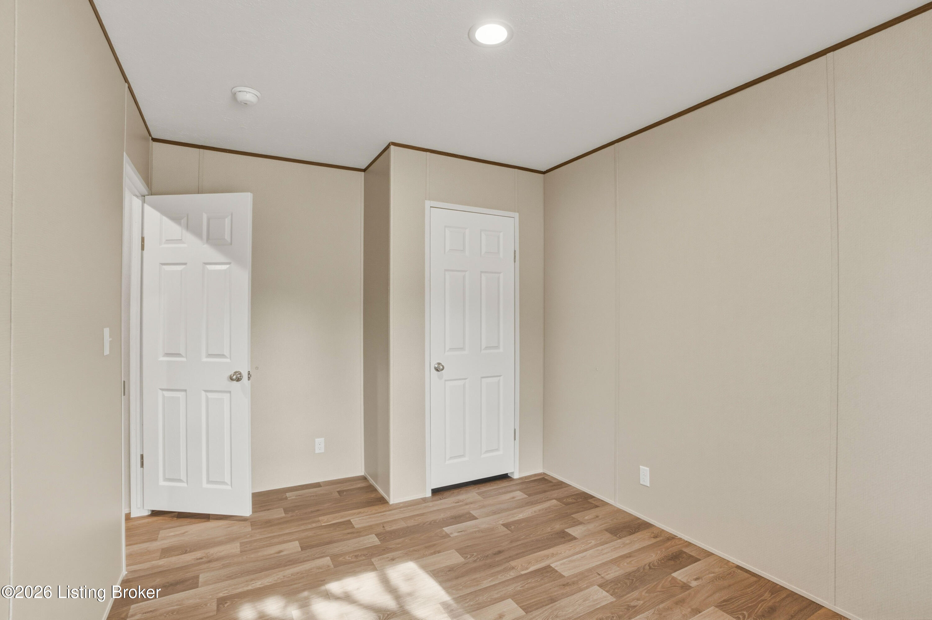 2437 Fallen Timber Road Campbellsville, KY 42718 - Photo 39 of 48 42_Second_Home_Bedroom2_Closets