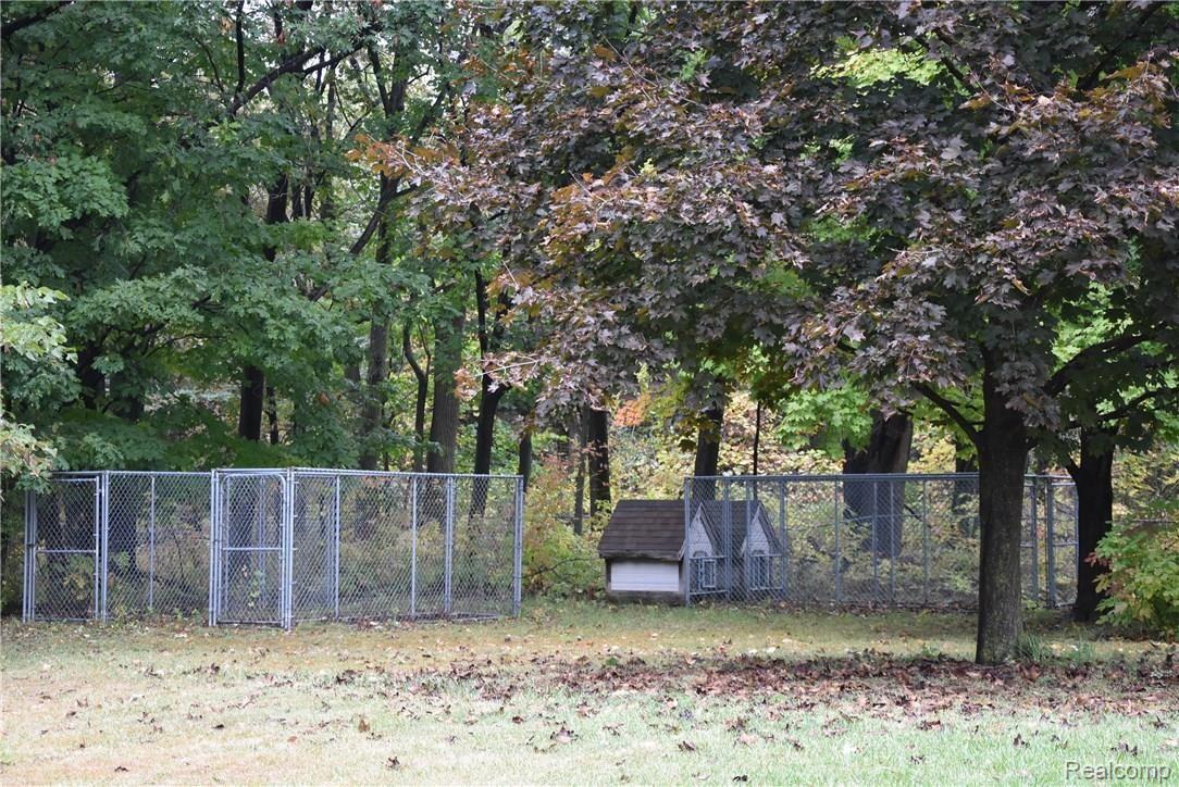 634 South Maple Leaf Road Lapeer, MI 48446 - Photo 28 of 37 WES_1185.JPG