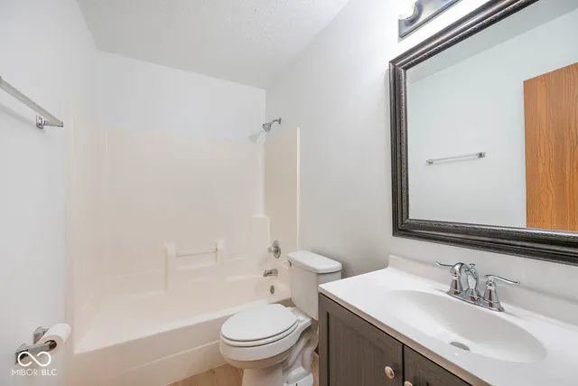 $274,900 | 126-128 Allen Drive, Mooresville, IN 46158