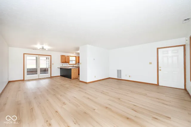 $274,900 | 126-128 Allen Drive, Mooresville, IN 46158