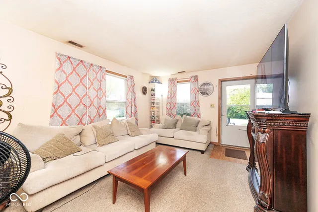 $274,900 | 126-128 Allen Drive, Mooresville, IN 46158