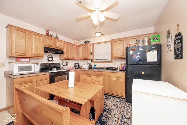 $274,900 | 126-128 Allen Drive, Mooresville, IN 46158