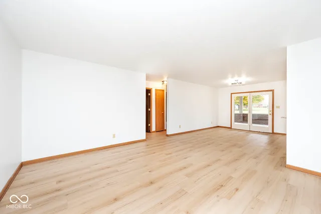 $274,900 | 126-128 Allen Drive, Mooresville, IN 46158