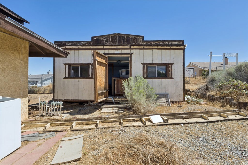 8767 Malpaso Road Phelan, CA 92371 - Photo 22 of 36 Gallery Image 22