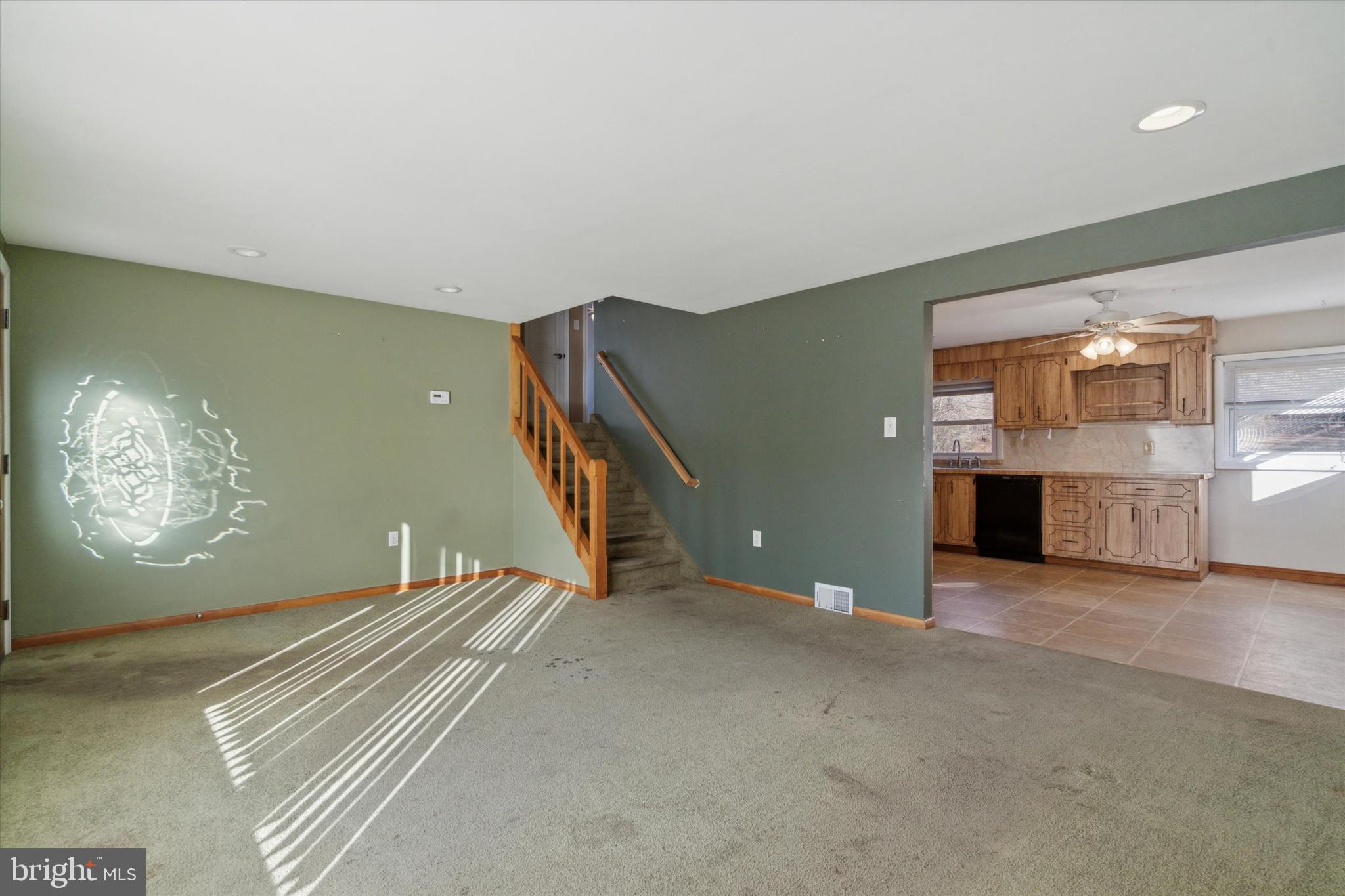 17 Pearson Circle Springfield, PA 19064 - Photo 7 of 34 Living Room filled with light