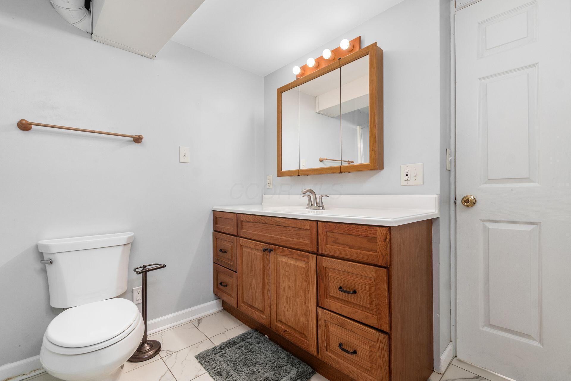 720 South Hampton Road Columbus, OH 43213 - Photo 23 of 25 Finished Basement Full Bathroom