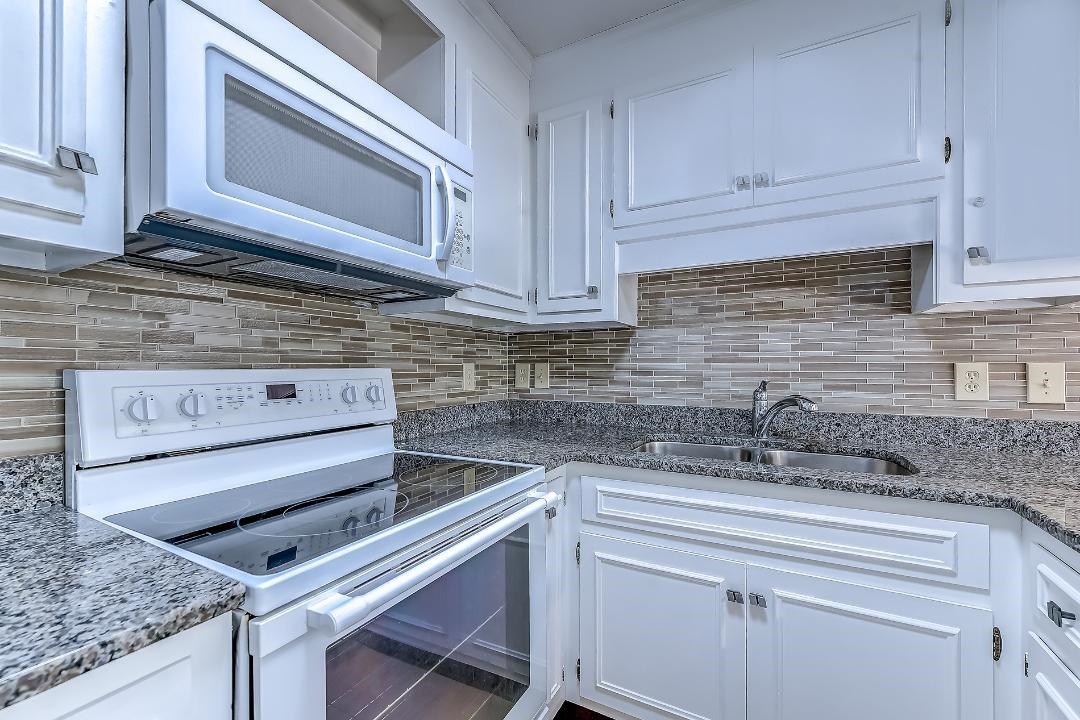 214 Maison Drive, Unit P303 Myrtle Beach, SC 29572 - Photo 4 of 36