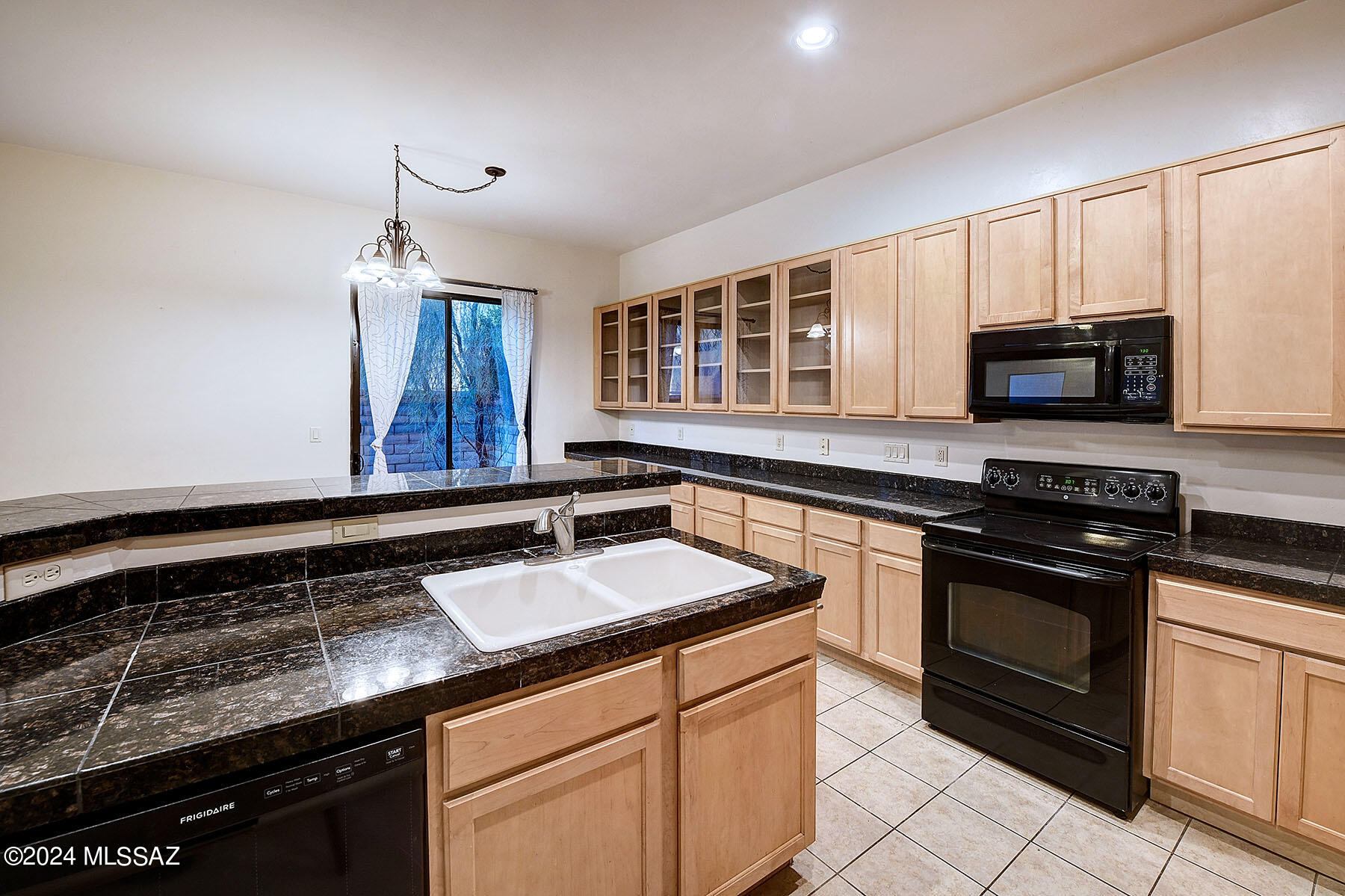 182 East Croydon Park Road Tucson, AZ 85704 - Photo 6 of 22