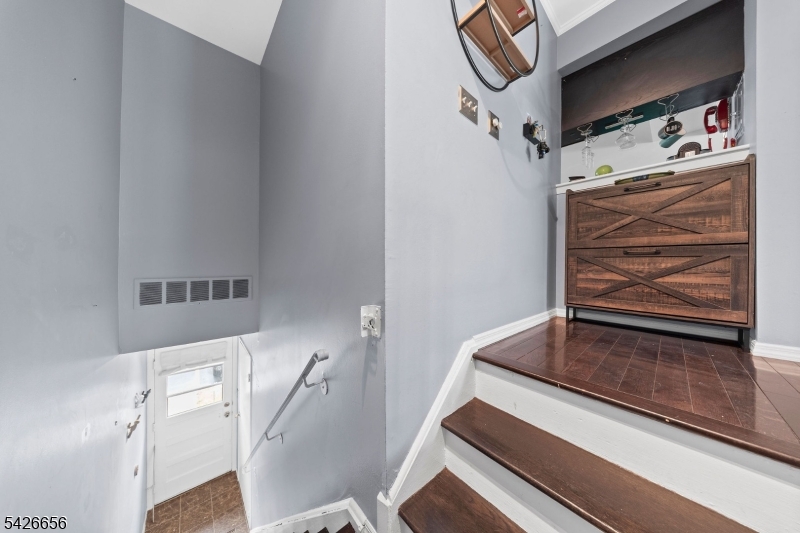 44 Judson Street Edison, NJ 08837 - Photo 2 of 28