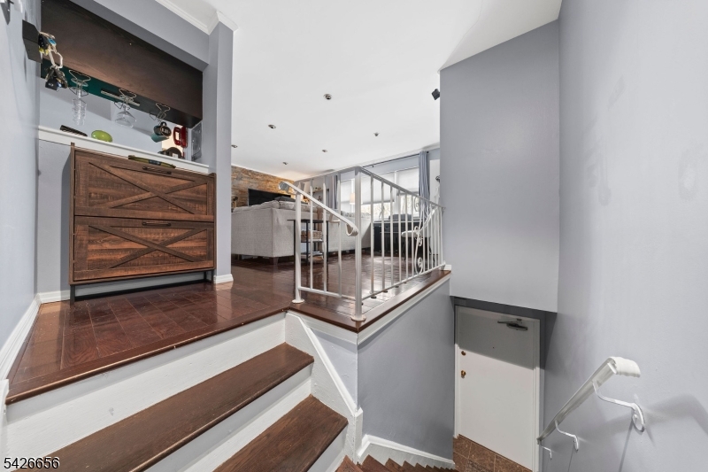 44 Judson Street Edison, NJ 08837 - Photo 3 of 28