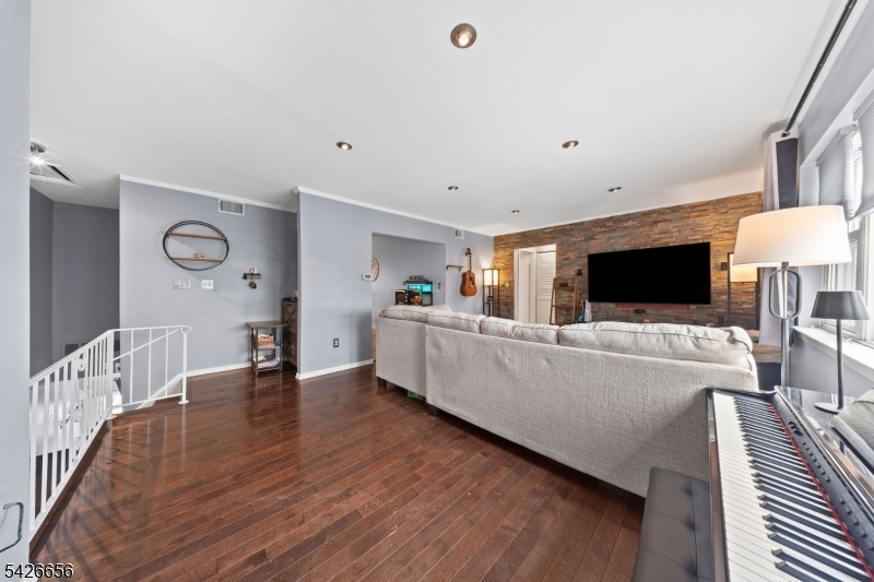 44 Judson Street Edison, NJ 08837 - Photo 6 of 28