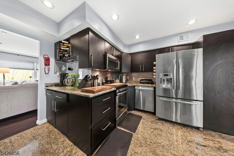 44 Judson Street Edison, NJ 08837 - Photo 10 of 28