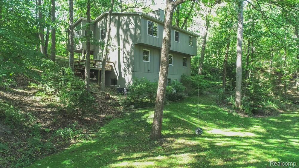 5399 Jendean Lane Rochester, MI 48306 - Photo 5 of 27 DJI_0108.jpg