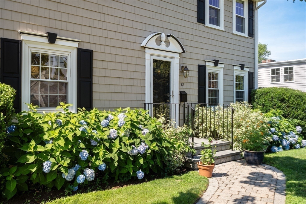32 Grosvenor Road Waltham, MA 02453 - Photo 37 of 39