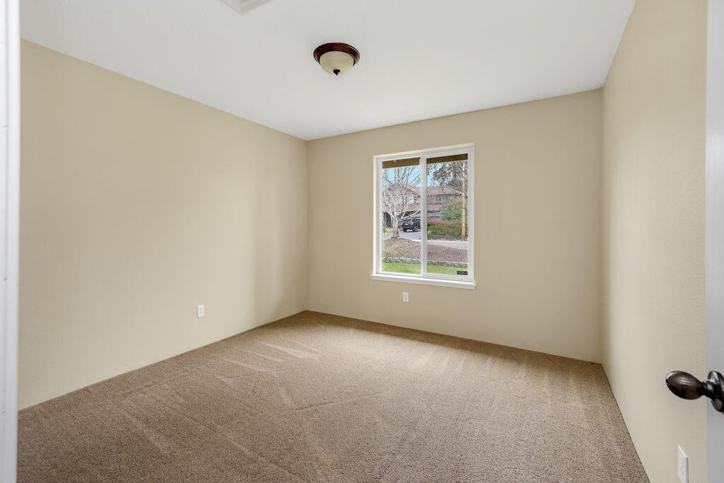 1696 Leonard Road Grants Pass, OR 97527 - Photo 16 of 30 18