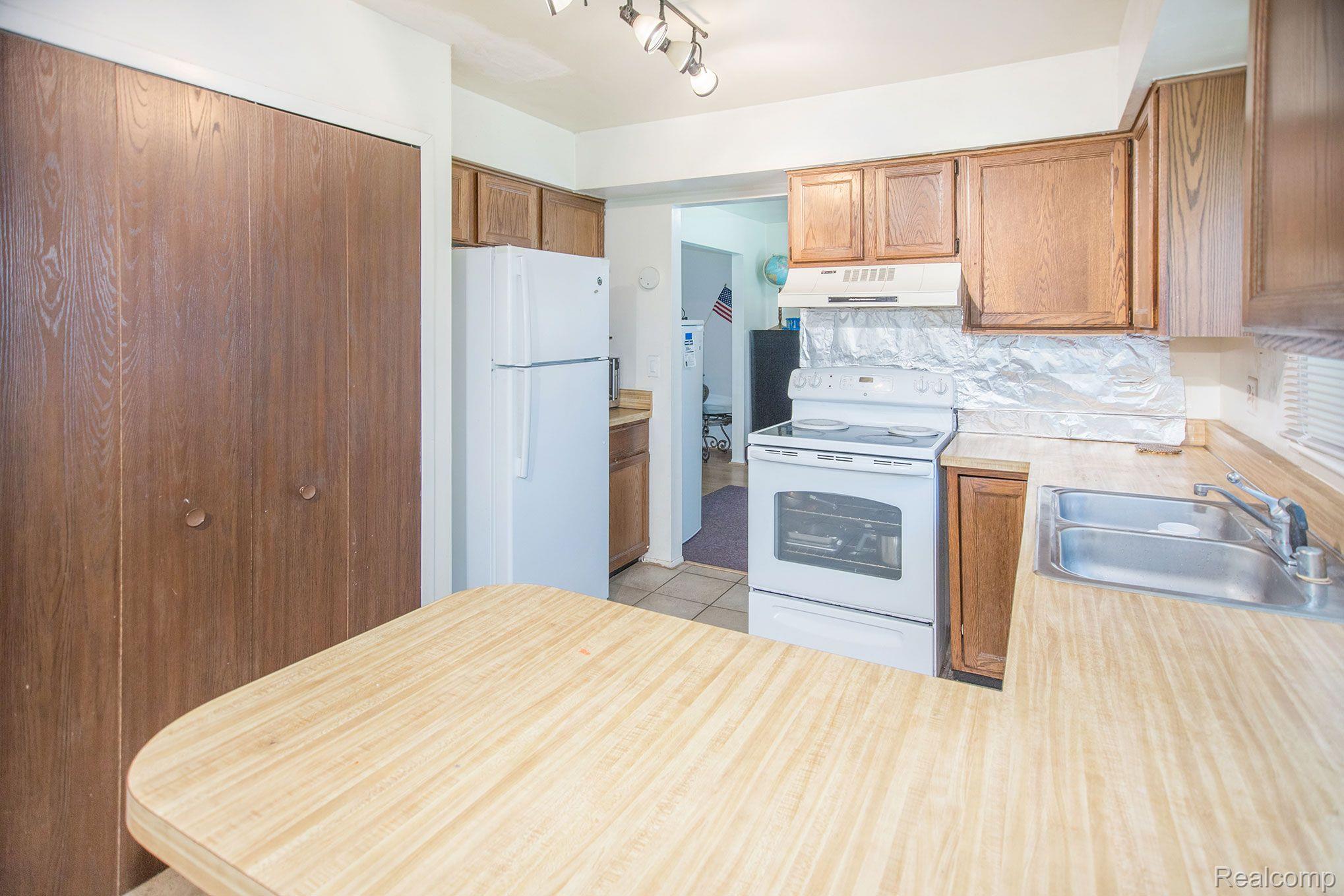 1635 Dennett Lane Rochester, MI 48307 - Photo 14 of 19 Gallery Image 14