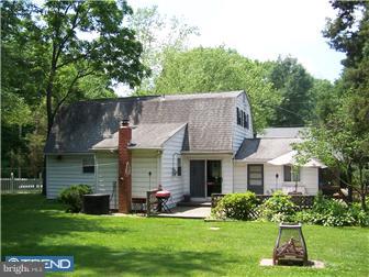 621 Surrey Road Sewell, NJ 08080 - Photo 12 of 12 Exterior Back