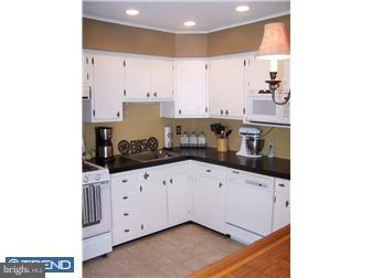 621 Surrey Road Sewell, NJ 08080 - Photo 5 of 12 Kitchen