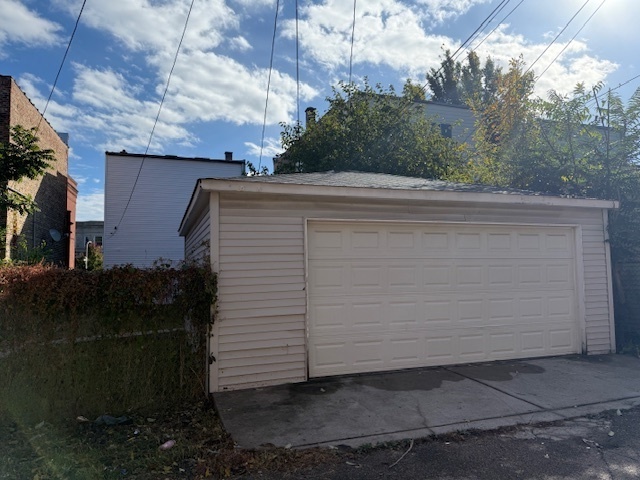 7336 South Emerald Avenue Chicago, IL 60621 - Photo 11 of 11 a backyard of a house