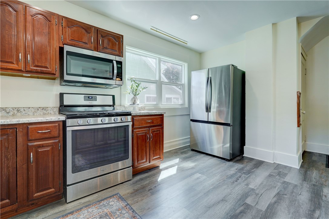 152 Colonial Road Rochester, NY 14609 - Photo 19 of 40 Gallery Image 19