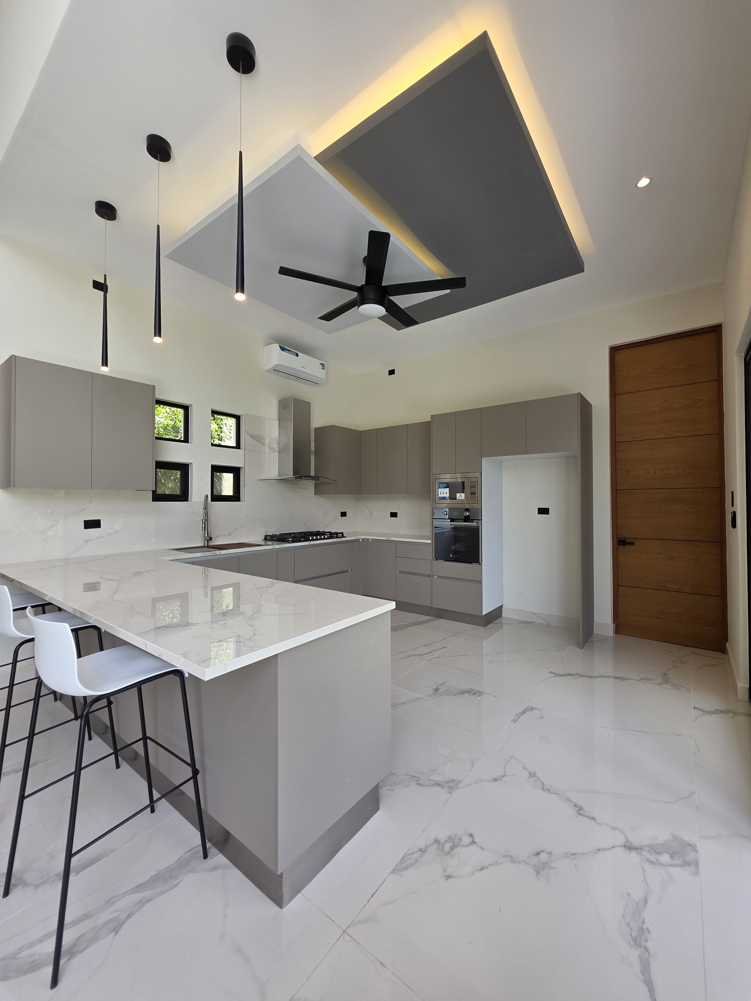 17 Oasis Salem, undefined 97302 - Photo 7 of 24 Modern kitchen