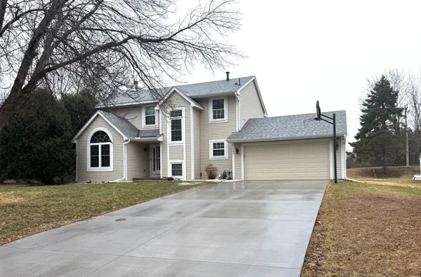 $525,000 | 952 Moonlight Drive, Woodbury, MN 55125