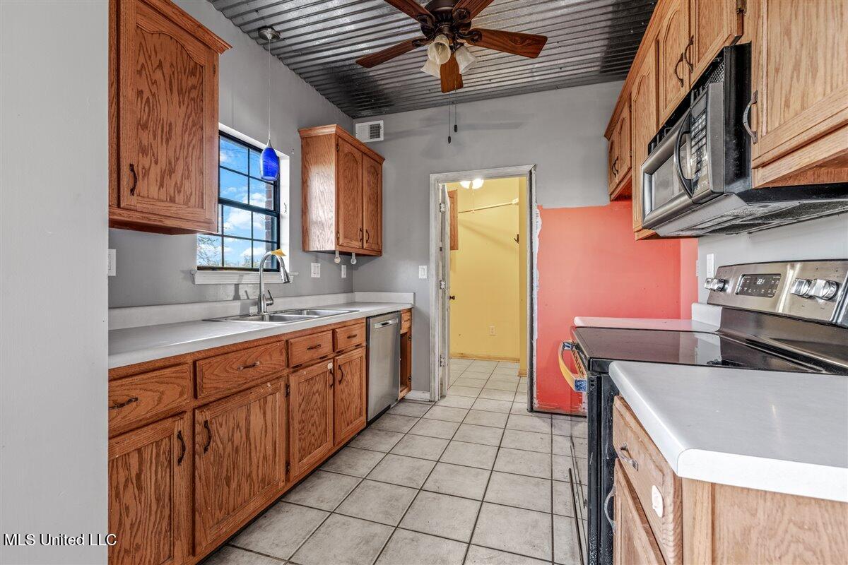 13066 Sandbourne South Olive Branch, MS 38654 - Photo 11 of 33 14-kitchen