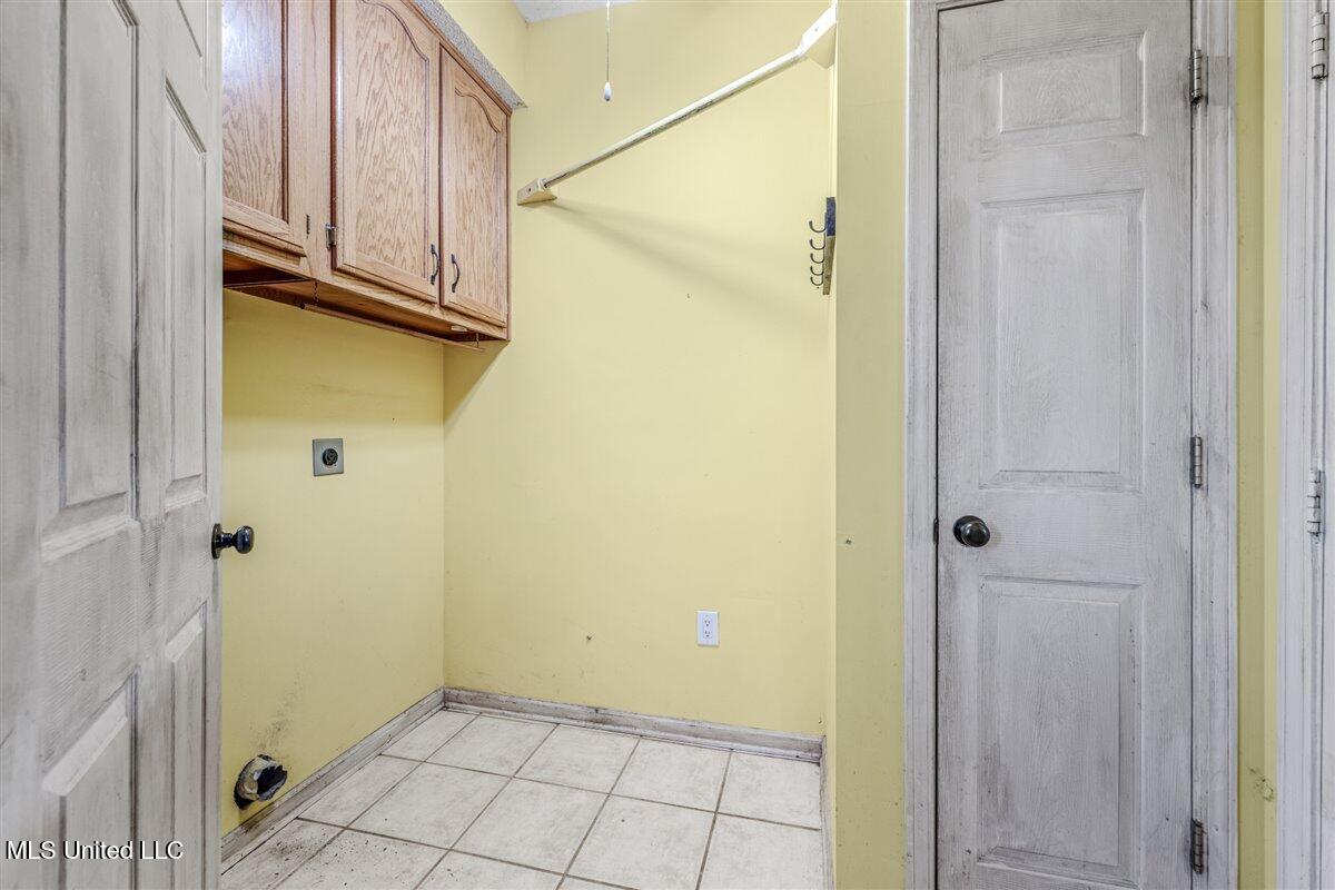 13066 Sandbourne South Olive Branch, MS 38654 - Photo 14 of 33 17-laundry