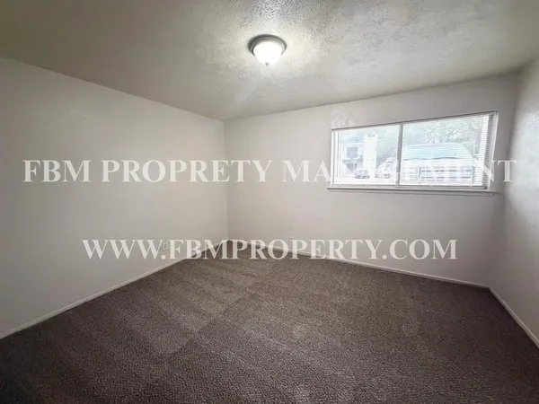 $800 | 2401 Yorkstown Drive, Unit 115, Ennis, TX 75119