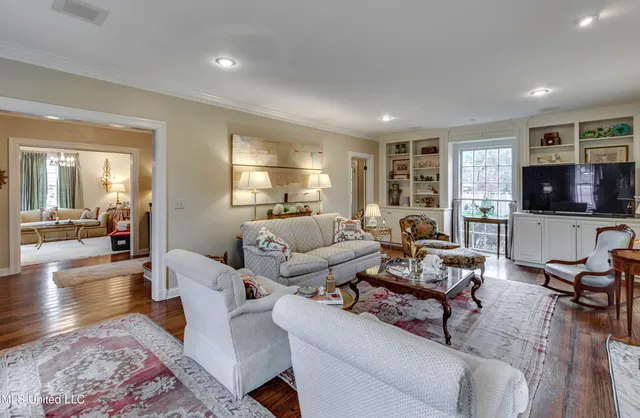 $427,500 | 1504 Pinehurst Place, Jackson, MS 39202