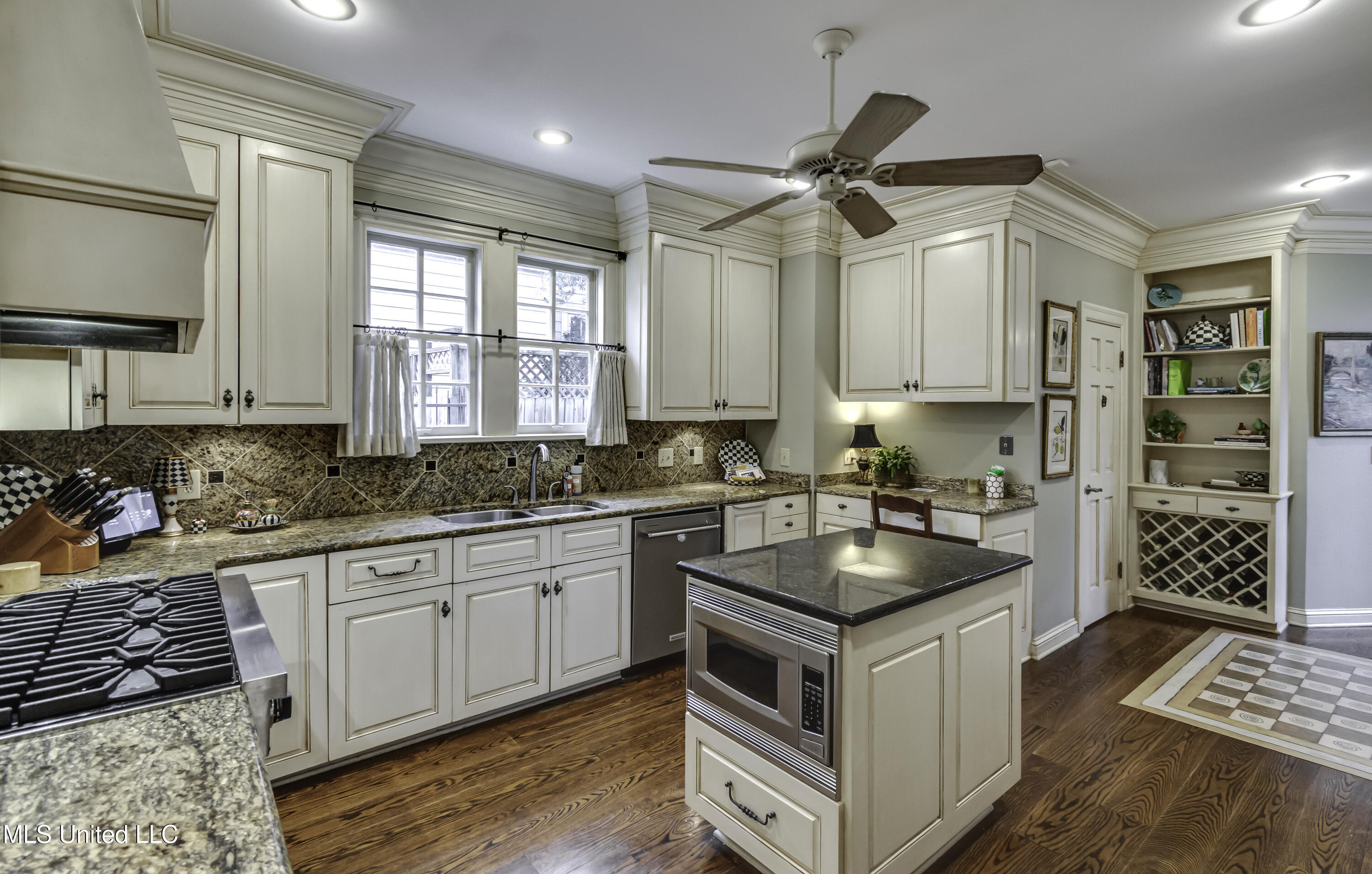 1504 Pinehurst Place Jackson, MS 39202 - Photo 32 of 59 1504 Pinehurst--38