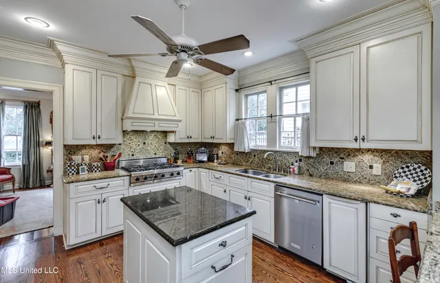 $427,500 | 1504 Pinehurst Place, Jackson, MS 39202