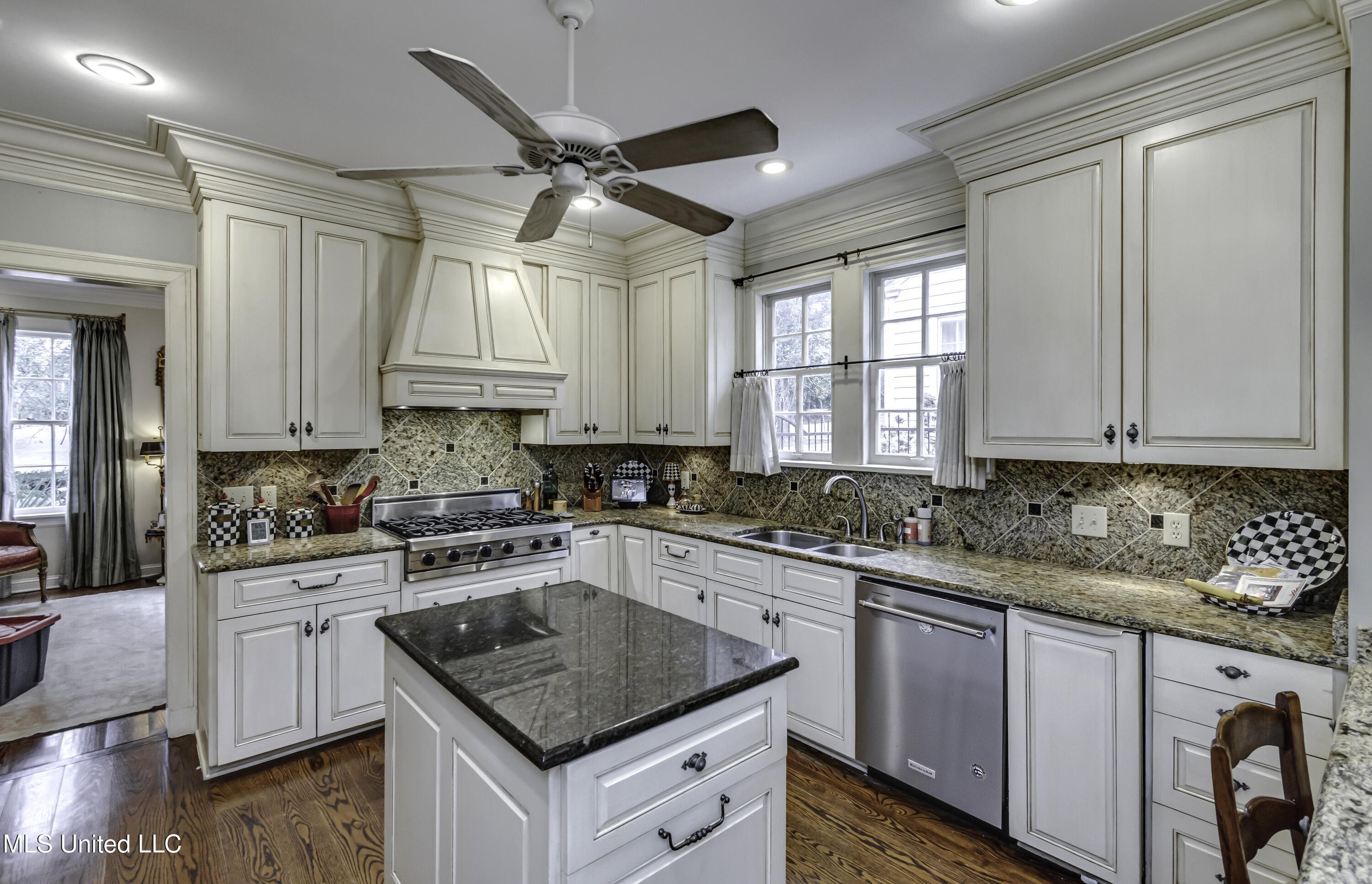 1504 Pinehurst Place Jackson, MS 39202 - Photo 33 of 59 1504 Pinehurst--39