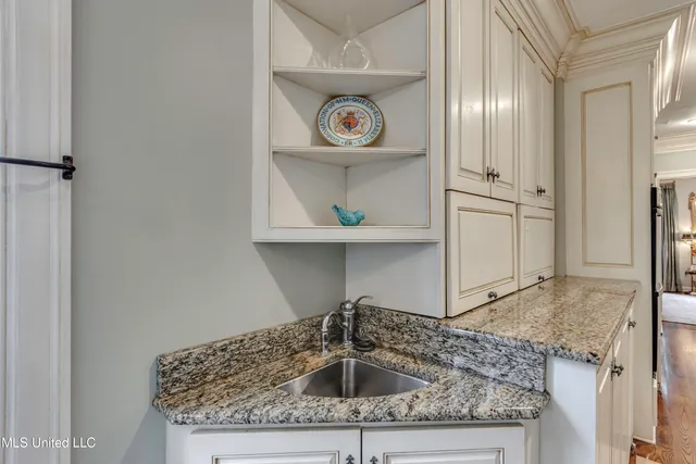 $427,500 | 1504 Pinehurst Place, Jackson, MS 39202