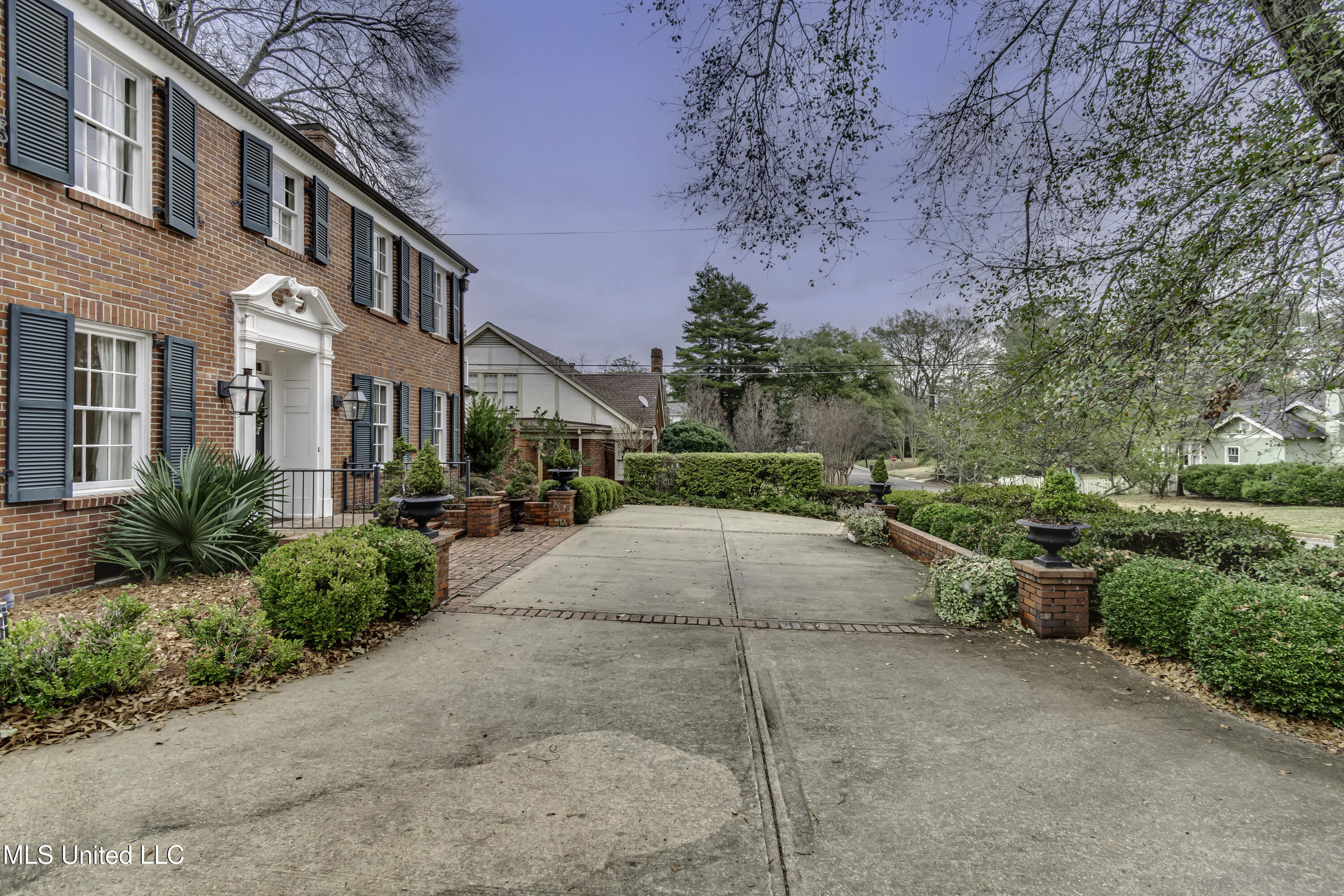 1504 Pinehurst Place Jackson, MS 39202 - Photo 4 of 59 1504 Pinehurst--8