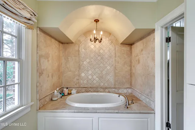 $427,500 | 1504 Pinehurst Place, Jackson, MS 39202