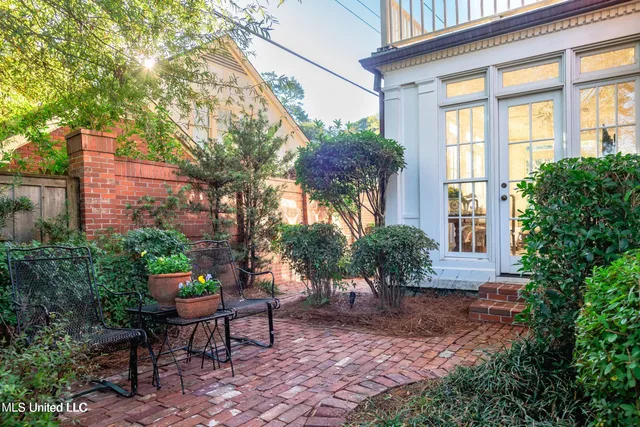 $427,500 | 1504 Pinehurst Place, Jackson, MS 39202