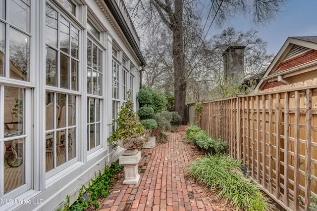 $427,500 | 1504 Pinehurst Place, Jackson, MS 39202