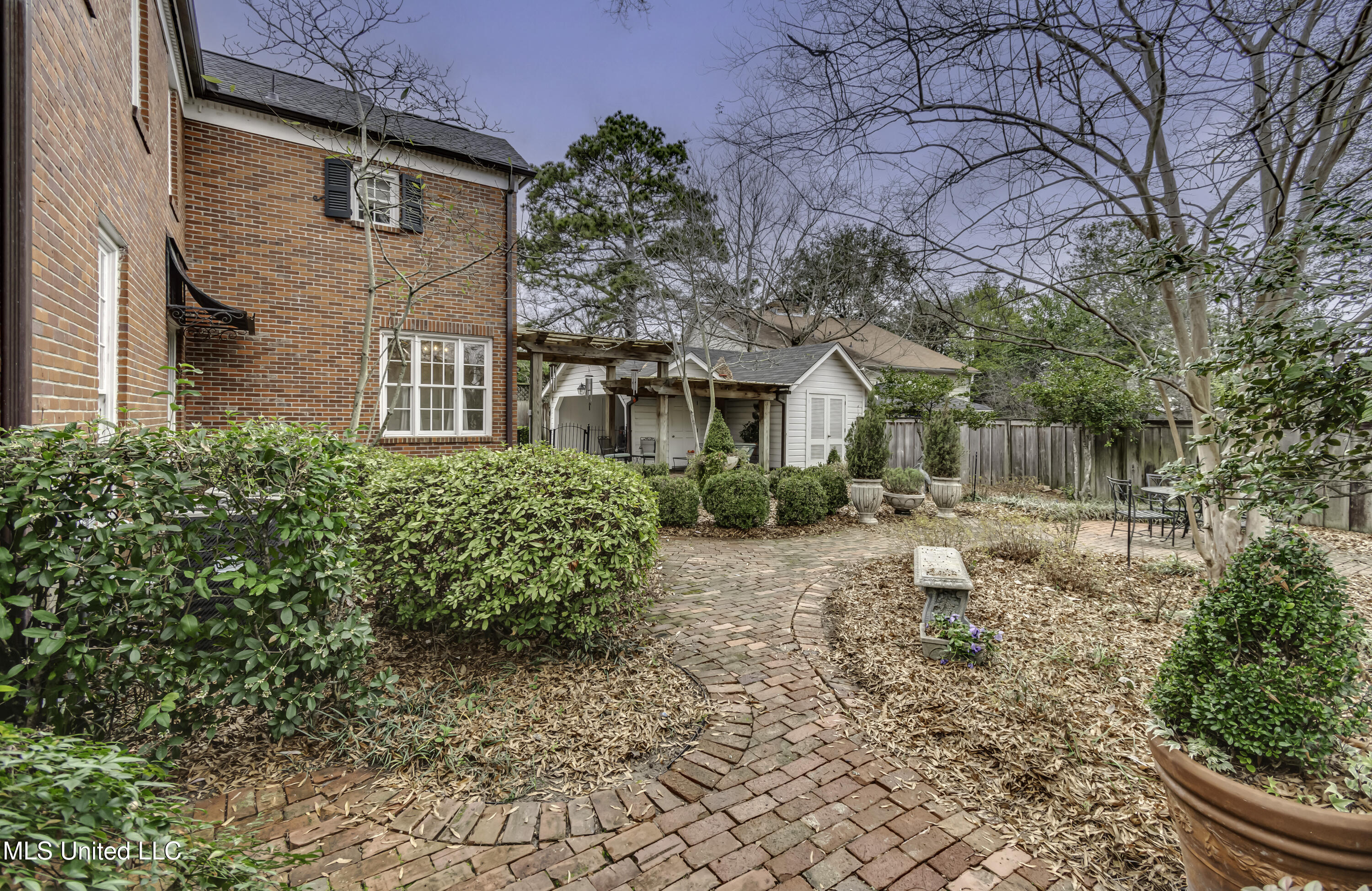 1504 Pinehurst Place Jackson, MS 39202 - Photo 7 of 59 1504 Pinehurst--10