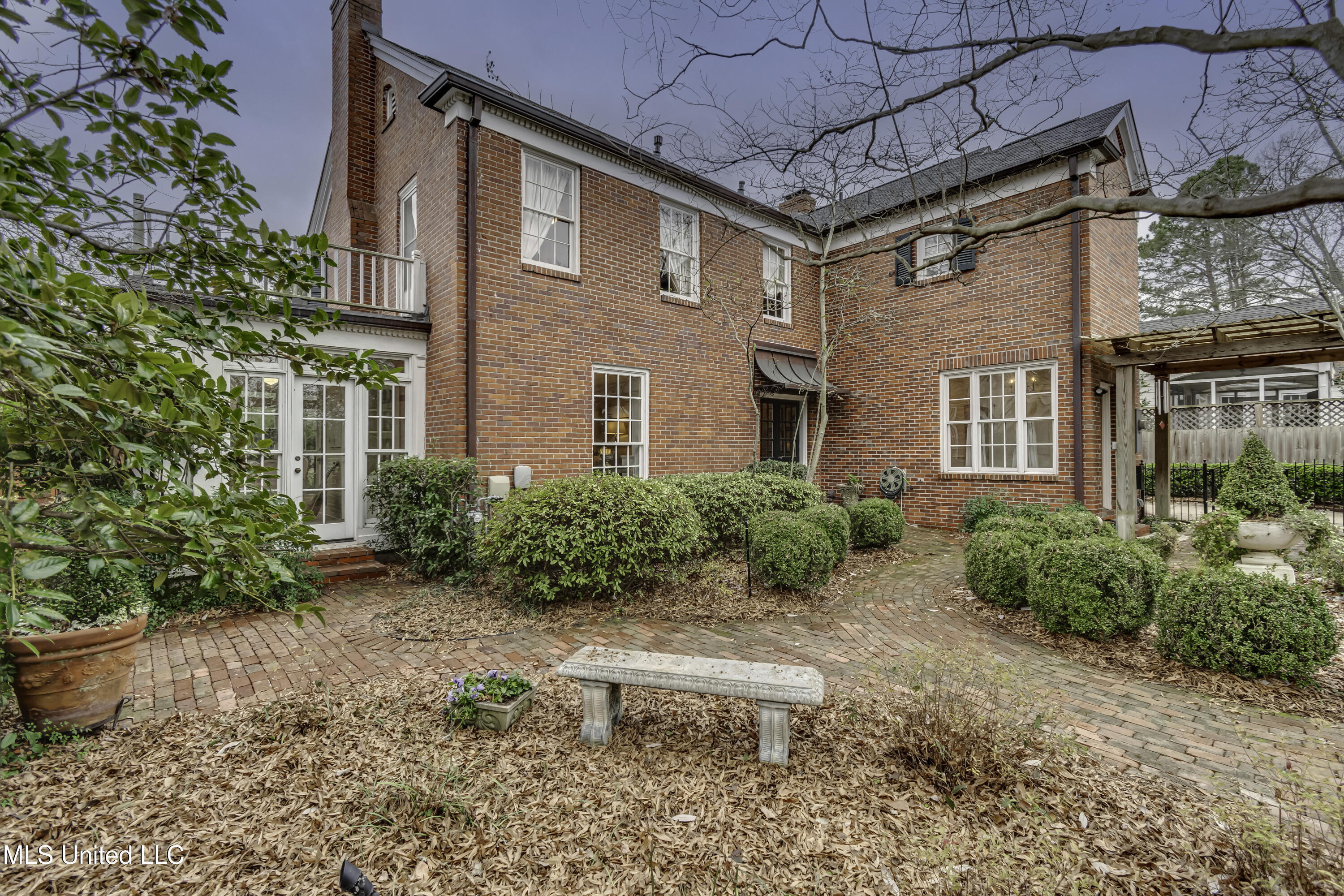 1504 Pinehurst Place Jackson, MS 39202 - Photo 8 of 59 1504 Pinehurst--11