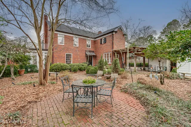 $427,500 | 1504 Pinehurst Place, Jackson, MS 39202