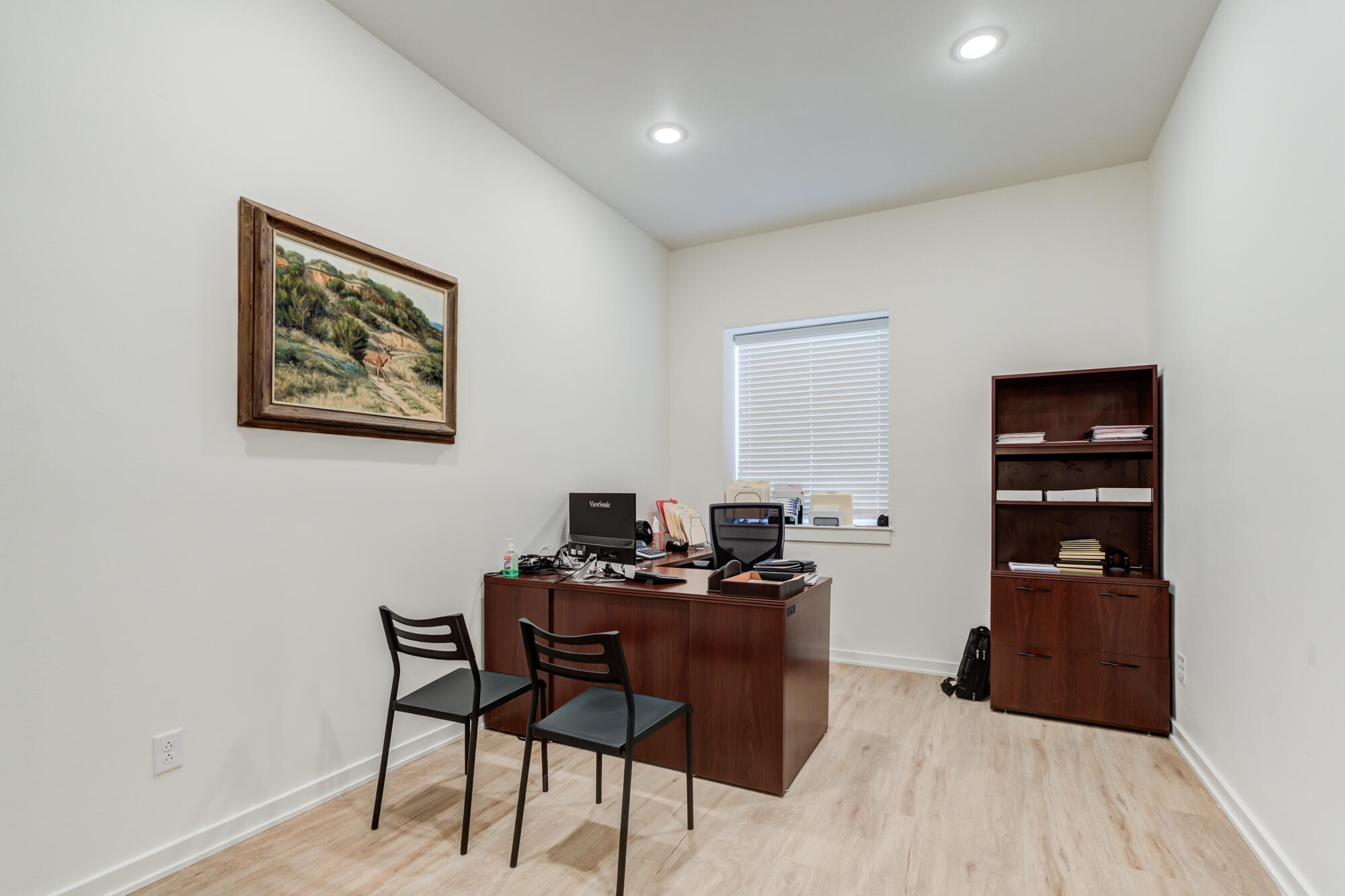 3405 107th Street Lubbock, TX 79423 - Photo 22 of 41 a room with furniture and window