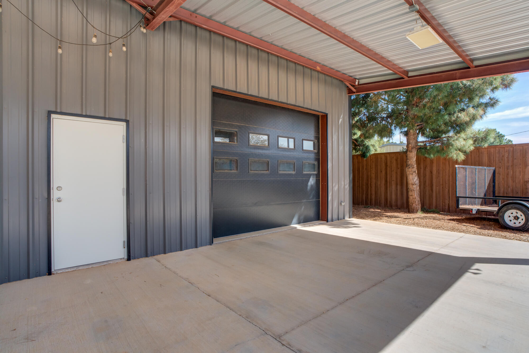 3405 107th Street Lubbock, TX 79423 - Photo 4 of 41 a backyard of a house