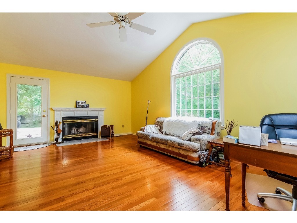 43 Smith Road Goffstown, NH 03045 - Photo 3 of 33 Gallery Image 3